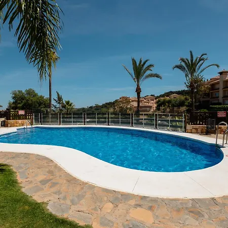 Private Heatable Infinity Pool With Sea Views In La Mairena, Marbella