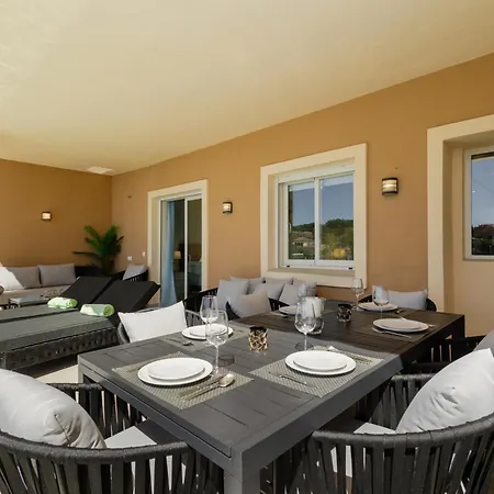 Private Heatable Infinity Pool With Sea Views In La Mairena, Marbella Sitio de Calahonda