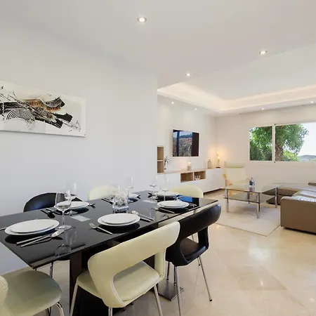 Private Heatable Infinity Pool With Sea Views In La Mairena, Marbella Apartamento