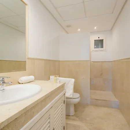 Apartamento Private Heatable Infinity Pool With Sea Views In La Mairena, Marbella