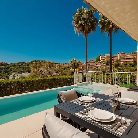 Private Heatable Infinity Pool With Sea Views In La Mairena, Marbella Apartamento *